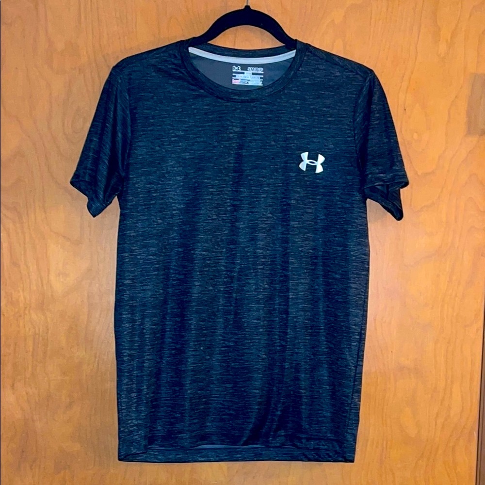 Under Armour Black Short Sleeve Tee Moisture-Wicking Performance